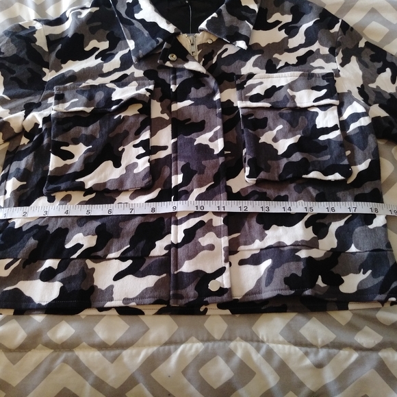 🖤 Cute Camo Jacket - Picture 6 of 6